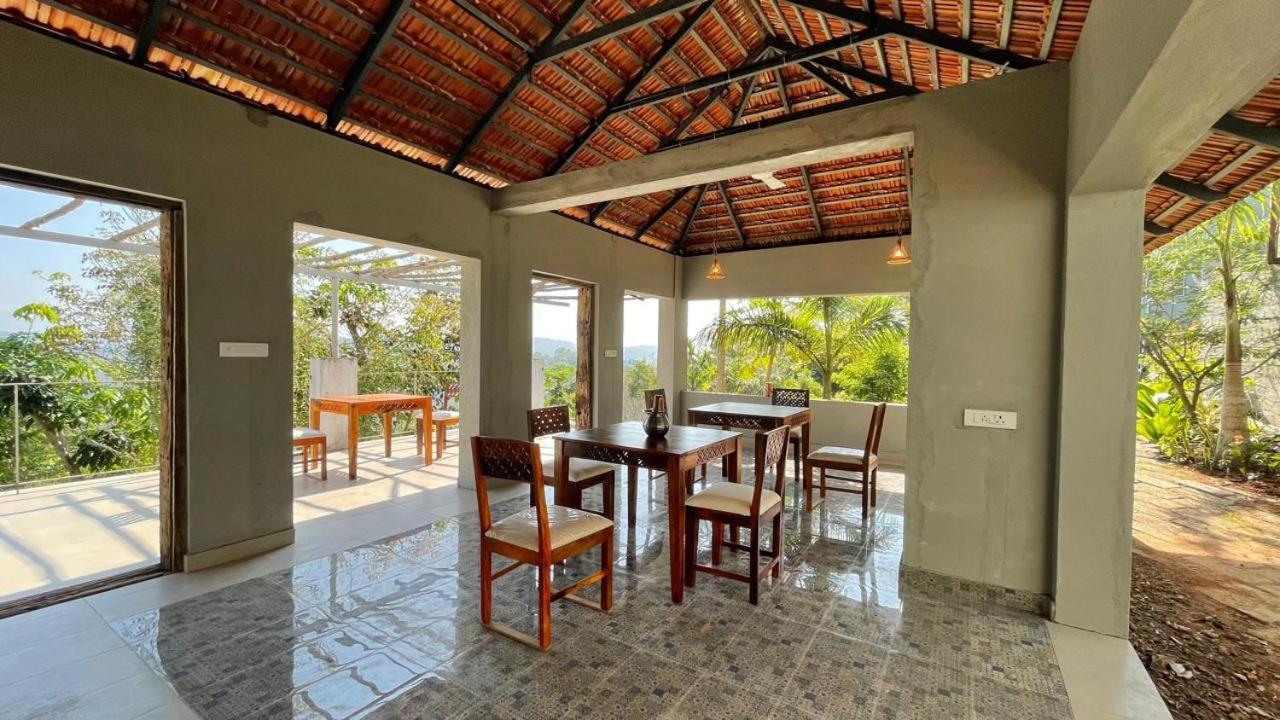 Antharyamin Hotel Thiruvananthapuram Екстериор снимка