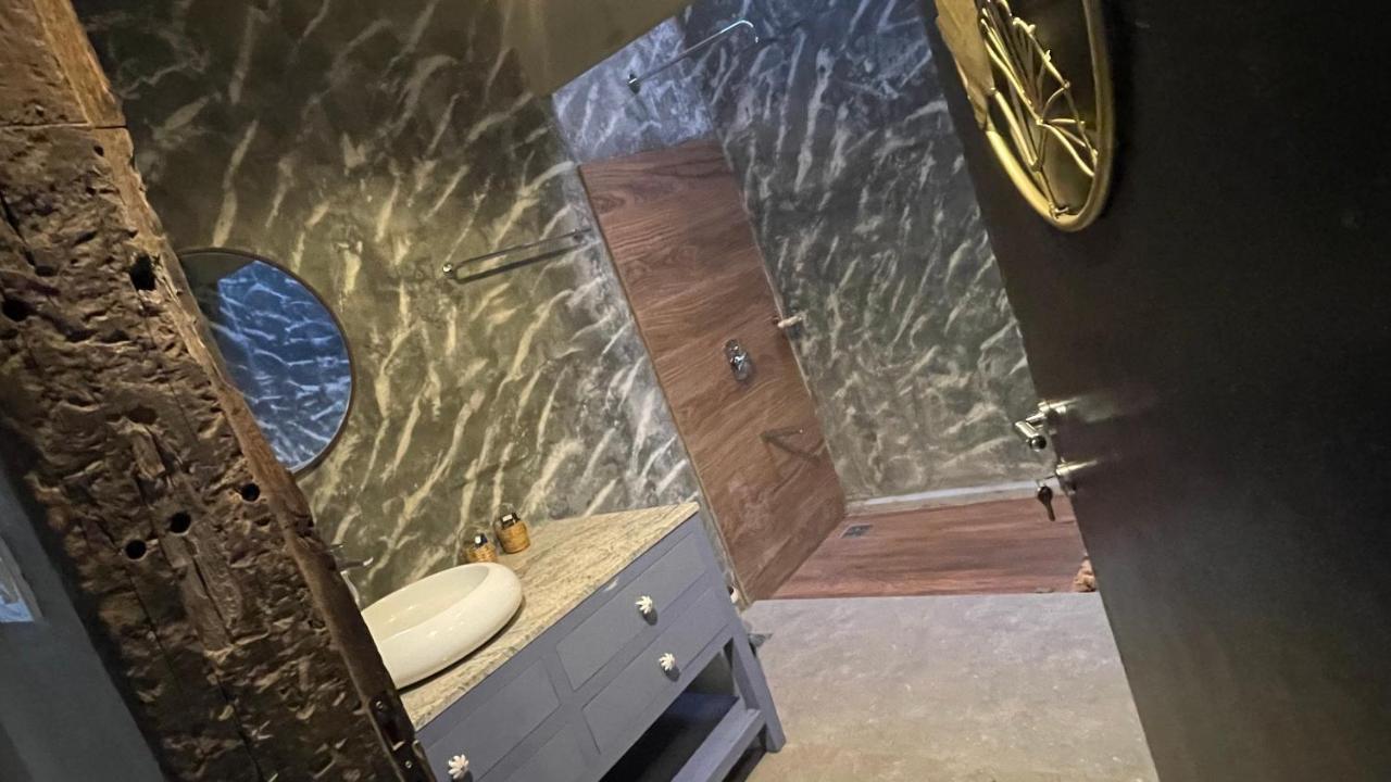 Antharyamin Hotel Thiruvananthapuram Екстериор снимка