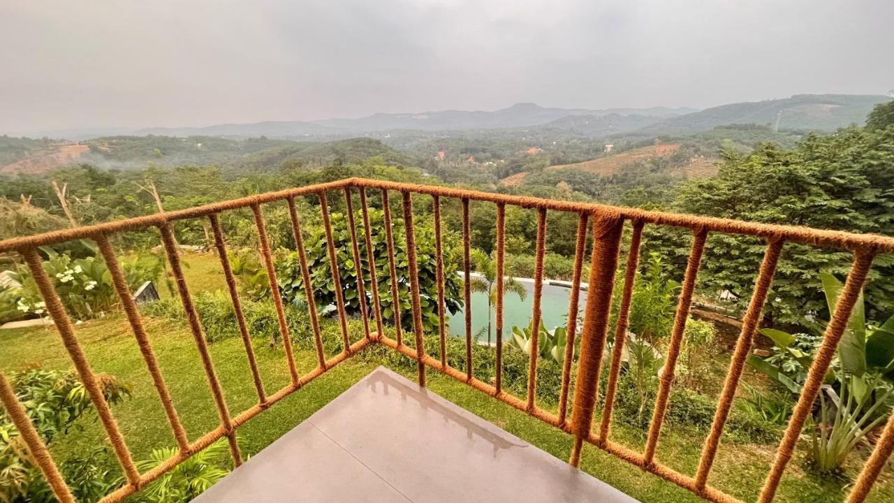 Antharyamin Hotel Thiruvananthapuram Екстериор снимка